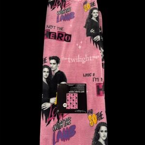 Viral Twilight Saga Pink Soft Plush Throw Blanket Lionsgate